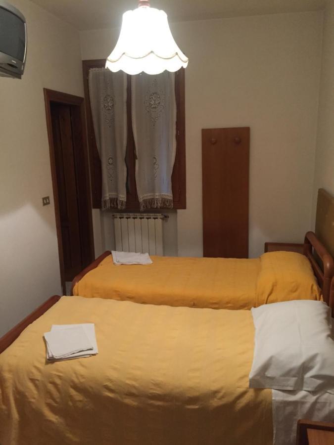 Locanda Del Sole Montese Buitenkant foto